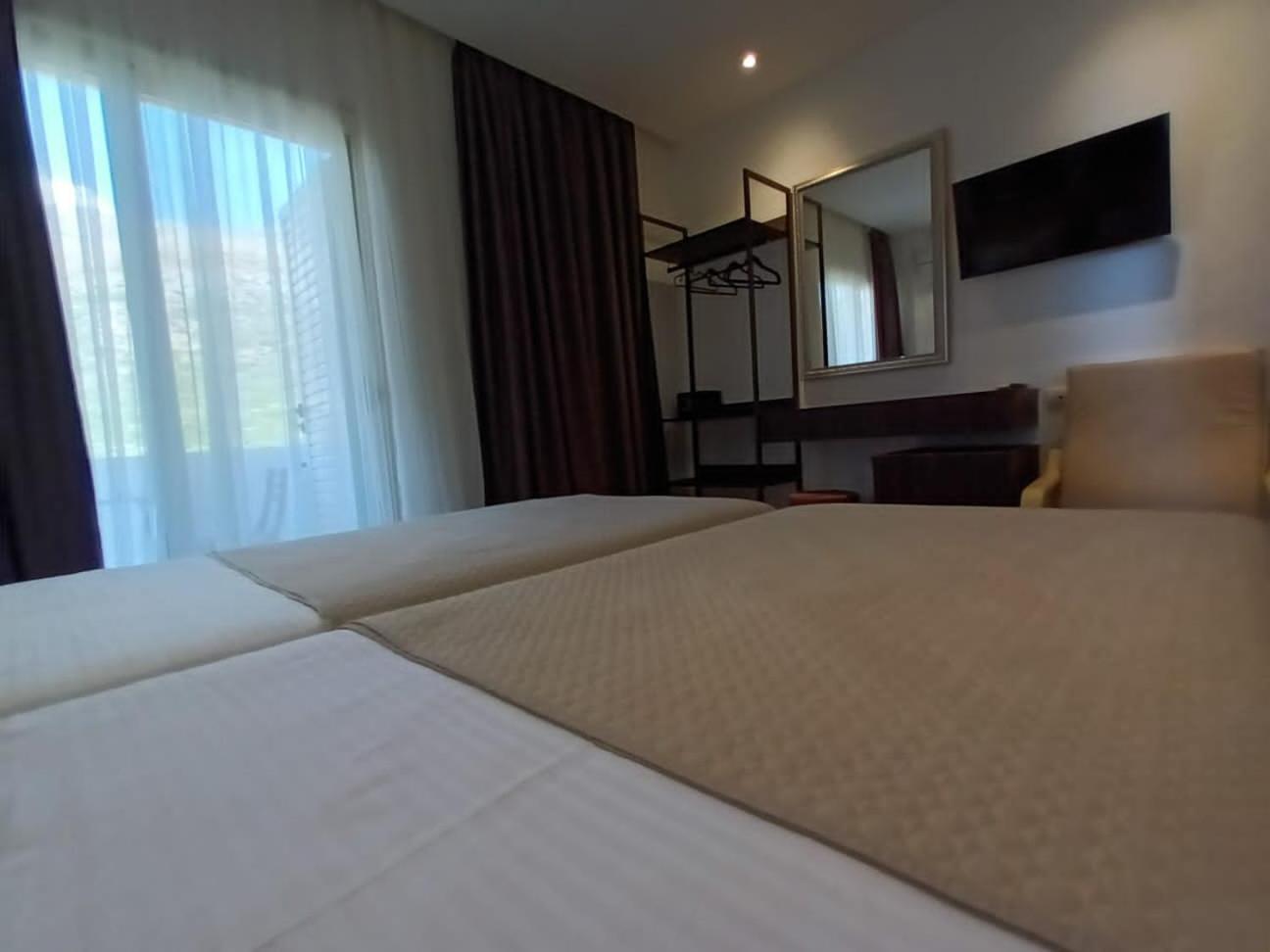Hotel Relax Dhërmi Eksteriør bilde