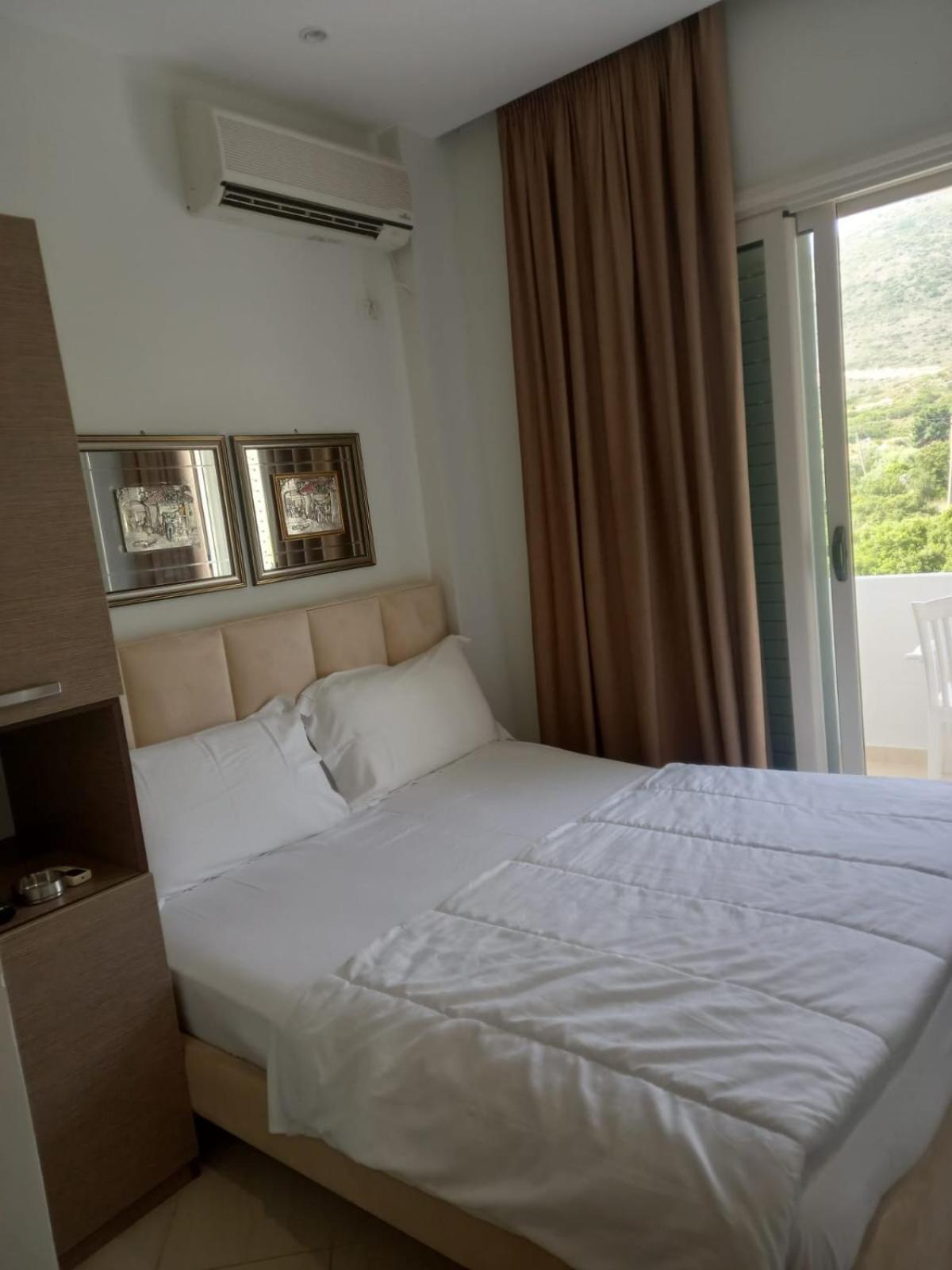 Hotel Relax Dhërmi Eksteriør bilde